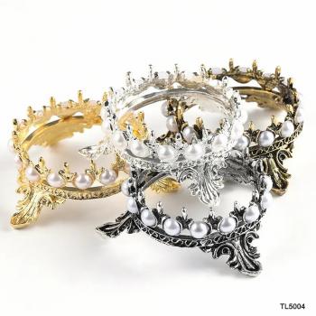 Wholesale Top Quality Gold-Plated Nail Art Brush Holder Crown Shape Metal Alloy Nails Brush Rack 2024