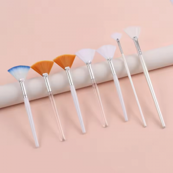Private Label Fan Facial Applicator Brush Soft Acid Applicator Brush Cosmetic Makeup Applicator Tools with clean plastic handle