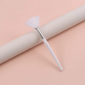 Private Label Fan Facial Applicator Brush Soft Acid Applicator Brush Cosmetic Makeup Applicator Tools with clean plastic handle